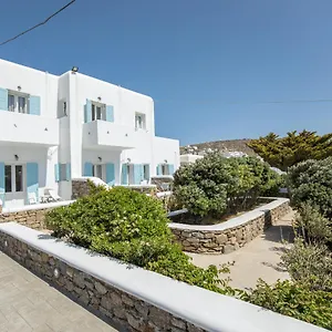 Eleftheria & , Ornos (Mykonos) Griekenland